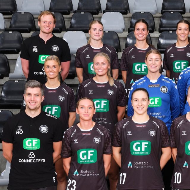 𝑻𝑰𝑮𝑬𝑹𝑭𝑳𝑶𝑲𝑲𝑬𝑵

København Håndbold anno 2023/24 og vi er stolte af den gruppe mennesker vi har samlet 🐯

Oplev dem i aktion i Frederiksberg Hallen i morgen kl. 19.00 mod Ikast Håndbold 🔥

#kbhbolddk #hovedstadenshåndboldhold #hovedstadensstærkeste #handball