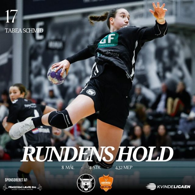 𝑹𝒖𝒏𝒅𝒆𝒏𝒔 𝒉𝒐𝒍𝒅

Tabea er igen at finde på rundens hold, efter en brandkamp i midtugens opgør mod Odense 🐯

𝘗𝘩𝘰𝘵𝘰 © 𝘋𝘢𝘯 𝘌𝘶𝘨𝘦𝘯 𝘗𝘩𝘰𝘵𝘰𝘨𝘳𝘢𝘱𝘩𝘺 

#kbhbolddk #hovedstadenshåndboldhold #hovedstadensstærkeste #handball